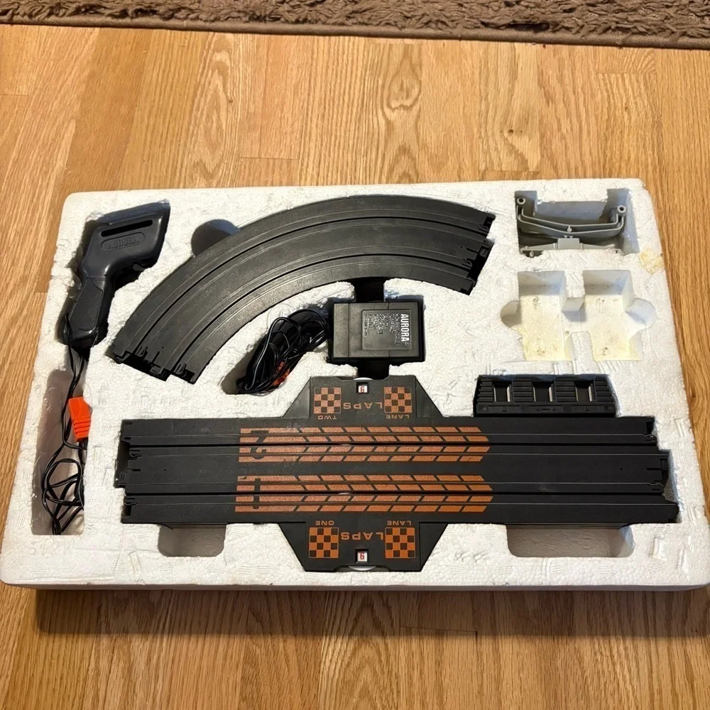 Aurora AFX Bill Elliott Championship Slot Car Set TOMY CHAMPIONSHIP Vintage